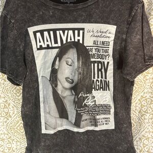 Aaliyah Graphic Tee Medium Vintage Style Band Shirt